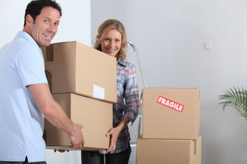 Cubic-yard storage estimate for a flat move in Lewisham